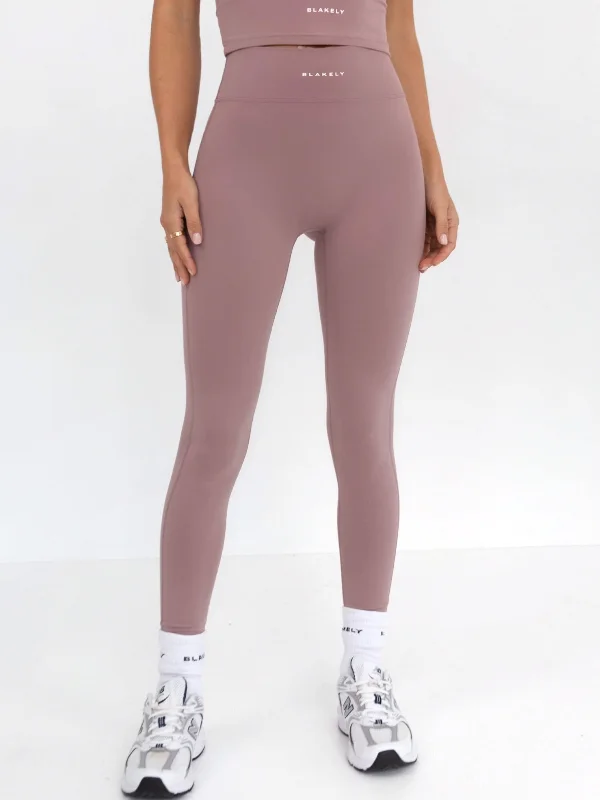 Women's High - Waisted Tight Trousers with Side Slits in Beige for a Trendy LookUltimate Soft Leggings - Dusty Pink Women's High - Waisted Tight Trousers with Side Slits in Beige for a Trendy LookUltimate Soft Leggings - Dusty Pink