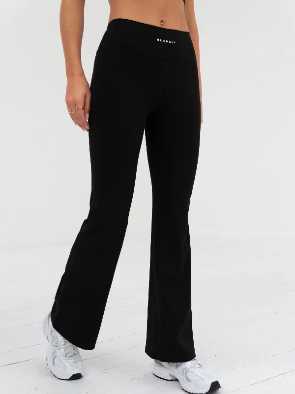 Plus Size Women's Sheer Tight Trousers in Nude for a Subtle and Stylish StatementSoft Sculpt Wide Leg Leggings - Black Plus Size Women's Sheer Tight Trousers in Nude for a Subtle and Stylish StatementSoft Sculpt Wide Leg Leggings - Black