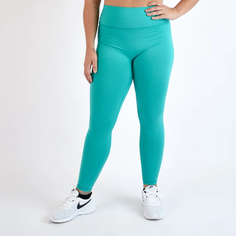 Women's Seamless Compression Tight Trousers in Gray for Fitness and Yoga SessionsCharge Legging 25"- No Front Seam - Higher Rise Women's Seamless Compression Tight Trousers in Gray for Fitness and Yoga SessionsCharge Legging 25"- No Front Seam - Higher Rise