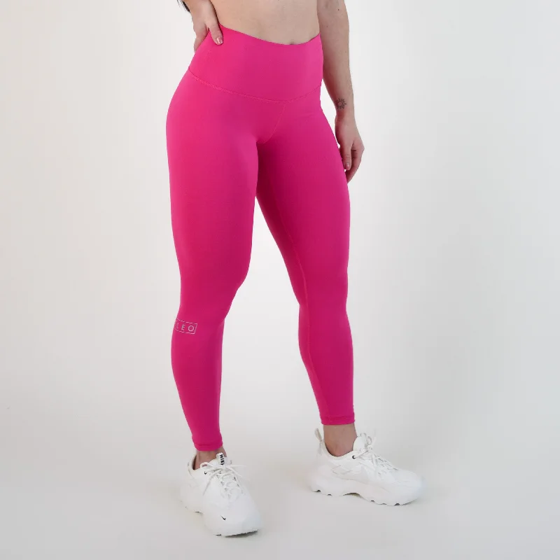 Plus Size Women's Embroidered Tight Trousers in White for a Feminine and Elegant StyleEl Toro Legging 25" - High Rise Plus Size Women's Embroidered Tight Trousers in White for a Feminine and Elegant StyleEl Toro Legging 25" - High Rise