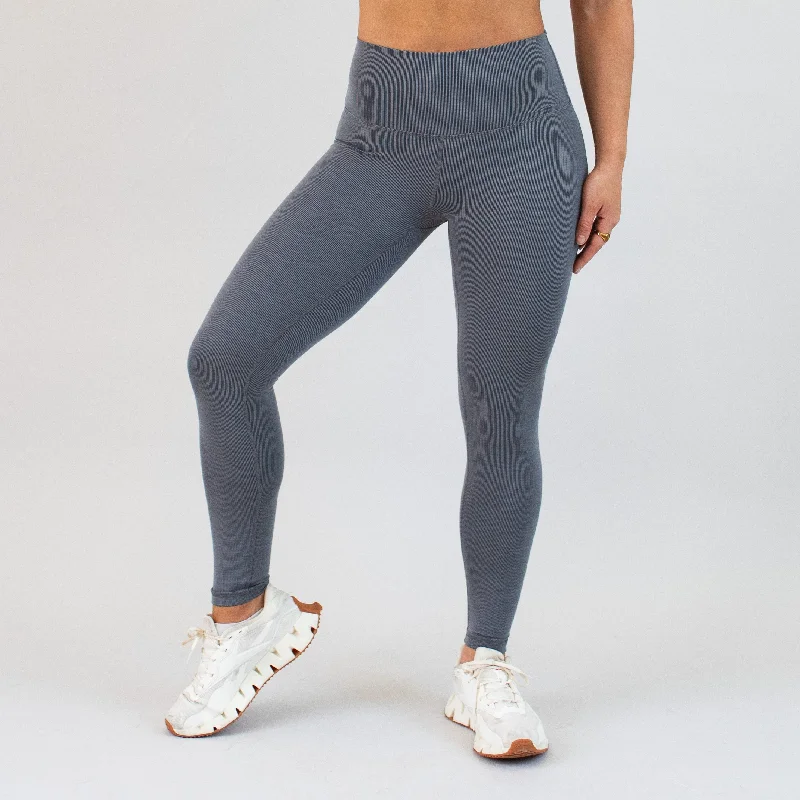 Women's Tight Trousers with Elastic Waistband in Black for Easy and Comfortable WearEl Toro Legging 25" - High Rise Women's Tight Trousers with Elastic Waistband in Black for Easy and Comfortable WearEl Toro Legging 25" - High Rise