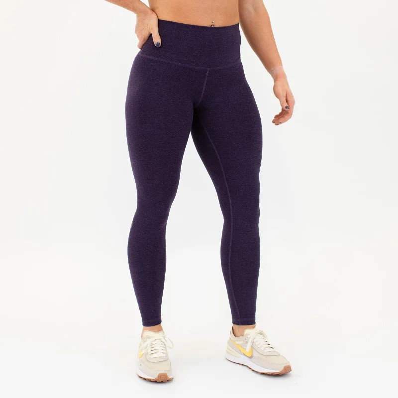 Plus Size Women's Embroidered Tight Trousers in White for a Feminine and Elegant StyleEl Toro Legging 25" - High Rise Plus Size Women's Embroidered Tight Trousers in White for a Feminine and Elegant StyleEl Toro Legging 25" - High Rise