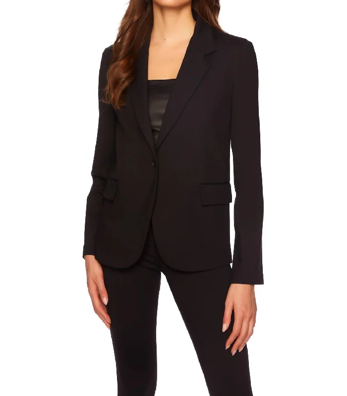 Oversized Women's Printed Blazers in Animal Patterns for a Statement PieceKnit Blazer In Black Oversized Women's Printed Blazers in Animal Patterns for a Statement PieceKnit Blazer In Black