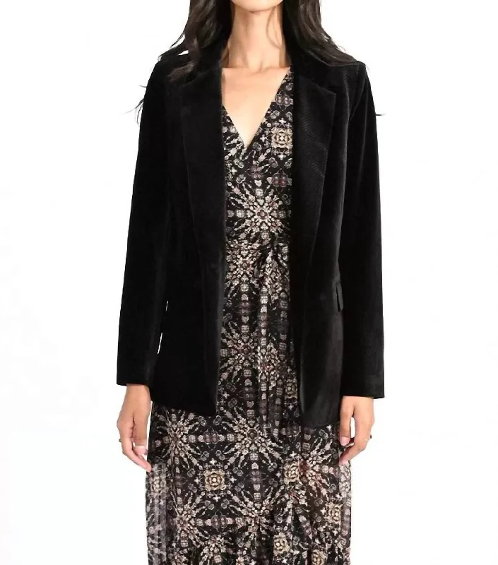 Women's Notched Lapel Blazers in Beige for a Timeless OutfitVelvet Blazer In Black