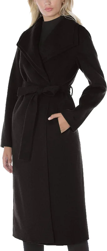 Women's Tailored Stretch Blazers in Navy Blue for Business MeetingsWomen's Double Layered Collar Belted Wool Long Coat In Black Women's Tailored Stretch Blazers in Navy Blue for Business MeetingsWomen's Double Layered Collar Belted Wool Long Coat In Black