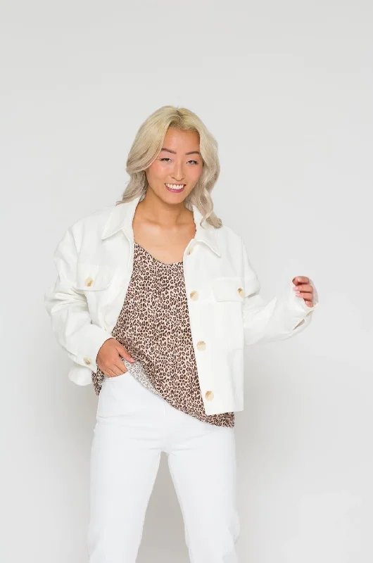 Women's cropped leather coats with silver studs for an edgy lookBara Studio Noomi Denim Jacket Women's cropped leather coats with silver studs for an edgy lookBara Studio Noomi Denim Jacket