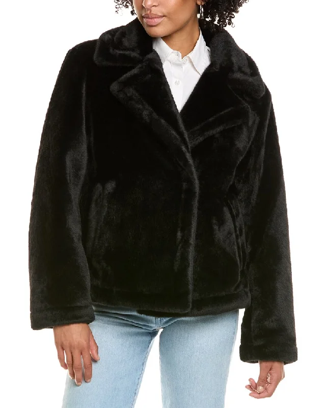 Oversized women's wool coats in a monochromatic look for a trendy outfitFrench Connection Short Jacket Oversized women's wool coats in a monochromatic look for a trendy outfitFrench Connection Short Jacket