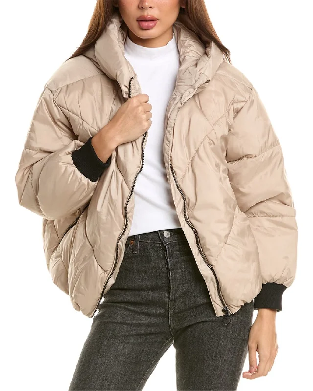 Petite women's wool blend coats with a tailored fit for a flattering silhouetteUrban Republic Quilted Puffer Jacket