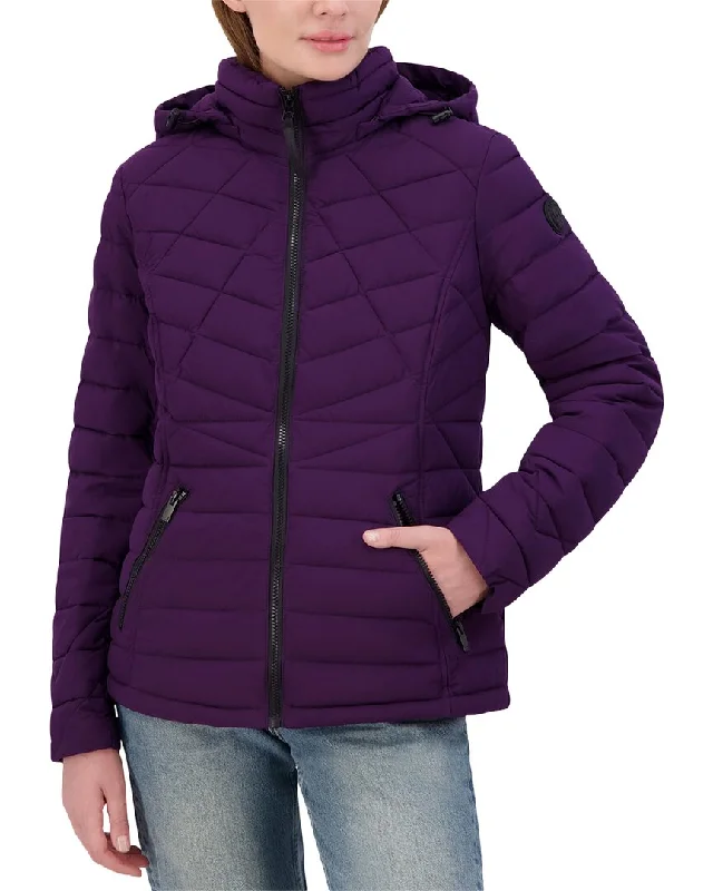 Long women's mac coats in a lightweight fabric for spring showersNautica Short Stretch Jacket Long women's mac coats in a lightweight fabric for spring showersNautica Short Stretch Jacket