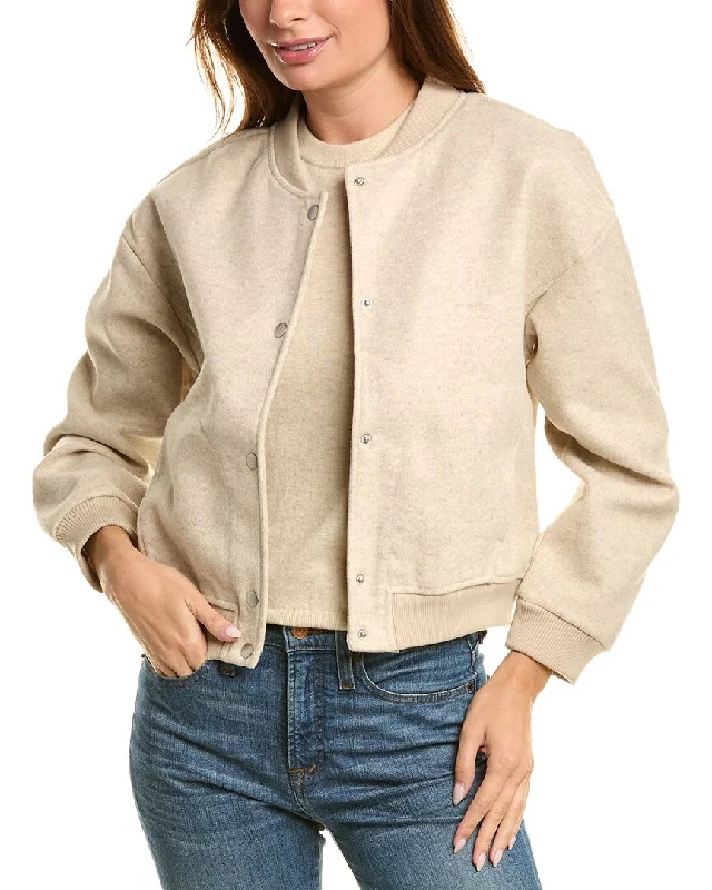 Oversized women's wool coats in a monochromatic look for a trendy outfitBeachlunchlounge Perla Jacket