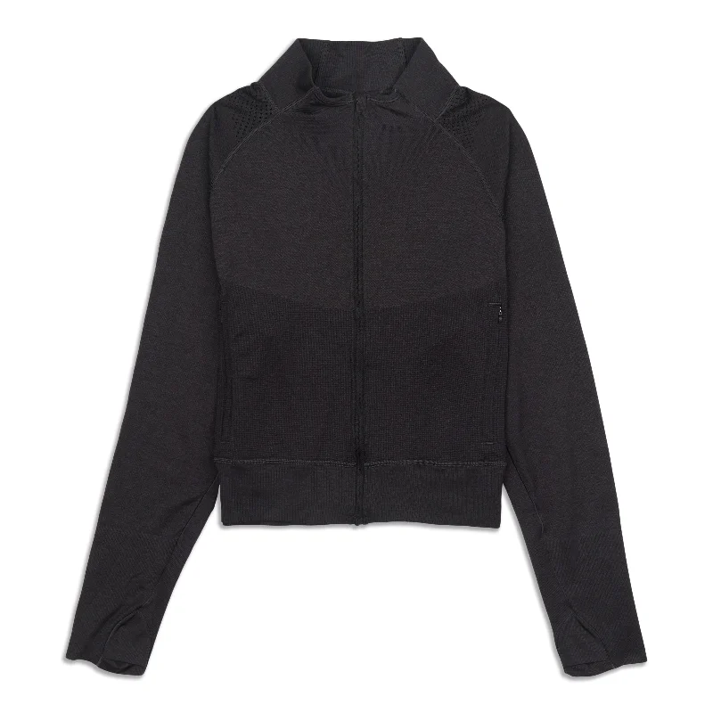 Petite women's wool blend coats with a tailored fit for a flattering silhouetteBreathable Textured Knit Training Jacket
