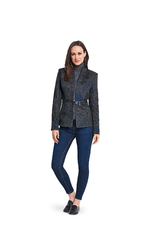 Petite women's wool blend coats with a tailored fit for a flattering silhouetteBurda Blazers 6376 Petite women's wool blend coats with a tailored fit for a flattering silhouetteBurda Blazers 6376