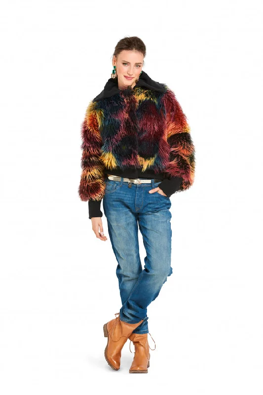 Women's knee - length wool blend coats with a fur collar for added warmthBurda Fur Coat 6359 Women's knee - length wool blend coats with a fur collar for added warmthBurda Fur Coat 6359