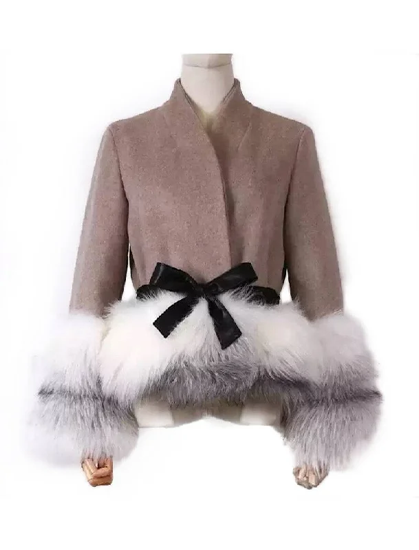 Oversized women's wool coats in a monochromatic look for a trendy outfitCashmere Jacket with Dusty White Fox Fur Trim Leather Waist Tie Oversized women's wool coats in a monochromatic look for a trendy outfitCashmere Jacket with Dusty White Fox Fur Trim Leather Waist Tie