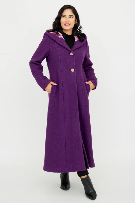 Oversized women's wool coats in a monochromatic look for a trendy outfitCatherine Coat, Royale, Boiled Wool Oversized women's wool coats in a monochromatic look for a trendy outfitCatherine Coat, Royale, Boiled Wool
