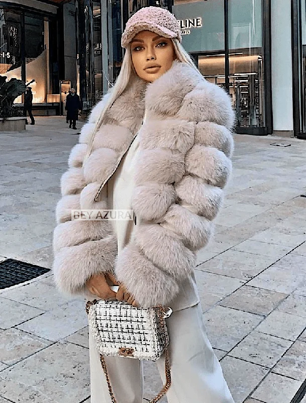 Women's faux fur coats in bright colors for a bold fashion statementCropped Striped Short Panel Fox Fur Coat Women's faux fur coats in bright colors for a bold fashion statementCropped Striped Short Panel Fox Fur Coat