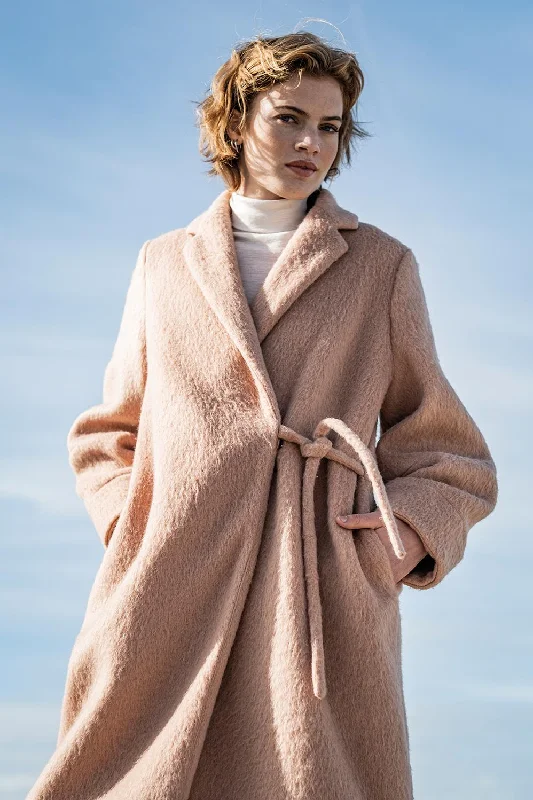 Water - resistant women's trench coats with adjustable cuffs for rainy daysFibre Mood Carmen Coat Water - resistant women's trench coats with adjustable cuffs for rainy daysFibre Mood Carmen Coat