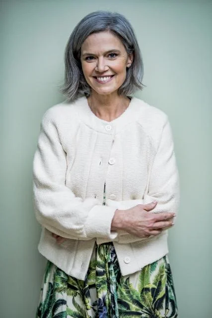 Checkered women's wool coats in a classic pattern for a timeless styleFibre Mood Donna Cardigan