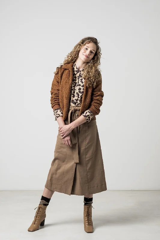 Petite women's wool blend coats with a tailored fit for a flattering silhouetteFibre Mood Frida Jacket