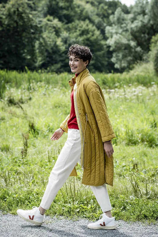 Oversized women's wool coats in a monochromatic look for a trendy outfitFibre Mood Giselle Jacket