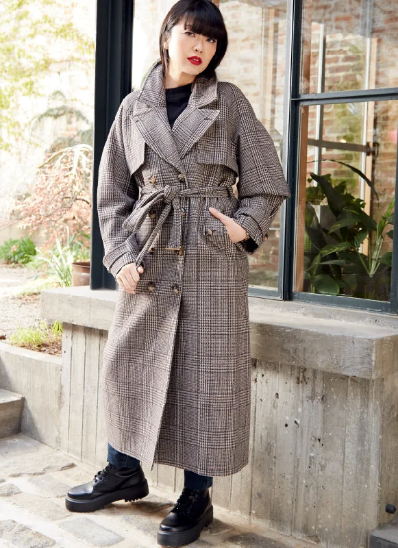 Women's waterproof parka coats with multiple pockets for practicalityMcCalls Coat M8246 Women's waterproof parka coats with multiple pockets for practicalityMcCalls Coat M8246