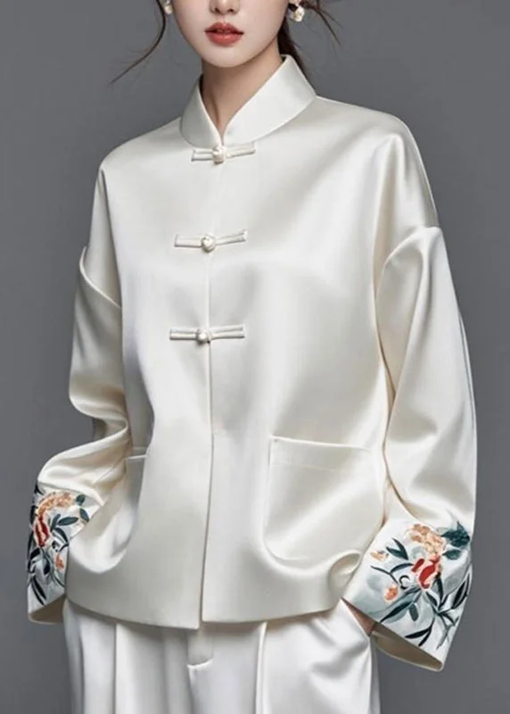 Oversized women's wool coats in a monochromatic look for a trendy outfitModern White Embroidered Patchwork Silk Cotton Fall Coats