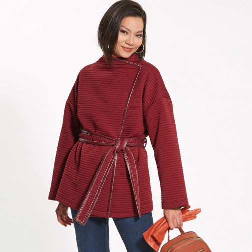Petite women's wool blend coats with a tailored fit for a flattering silhouetteNew Look Jacket and Coat N6742 Petite women's wool blend coats with a tailored fit for a flattering silhouetteNew Look Jacket and Coat N6742