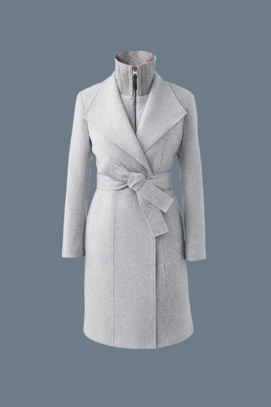 Long women's mac coats in a lightweight fabric for spring showersNORITA