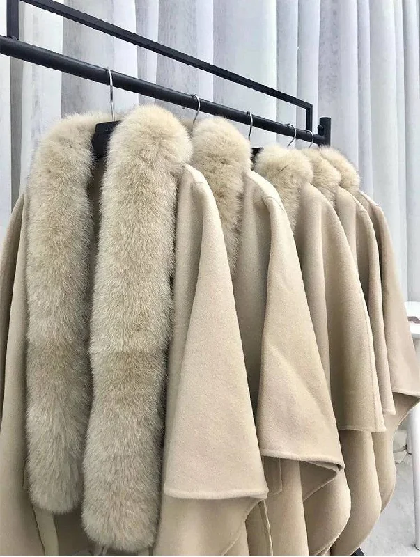 Shearling - lined women's leather coats for ultimate warmth and luxuryPoncho With Removable Fox Trim Shearling - lined women's leather coats for ultimate warmth and luxuryPoncho With Removable Fox Trim