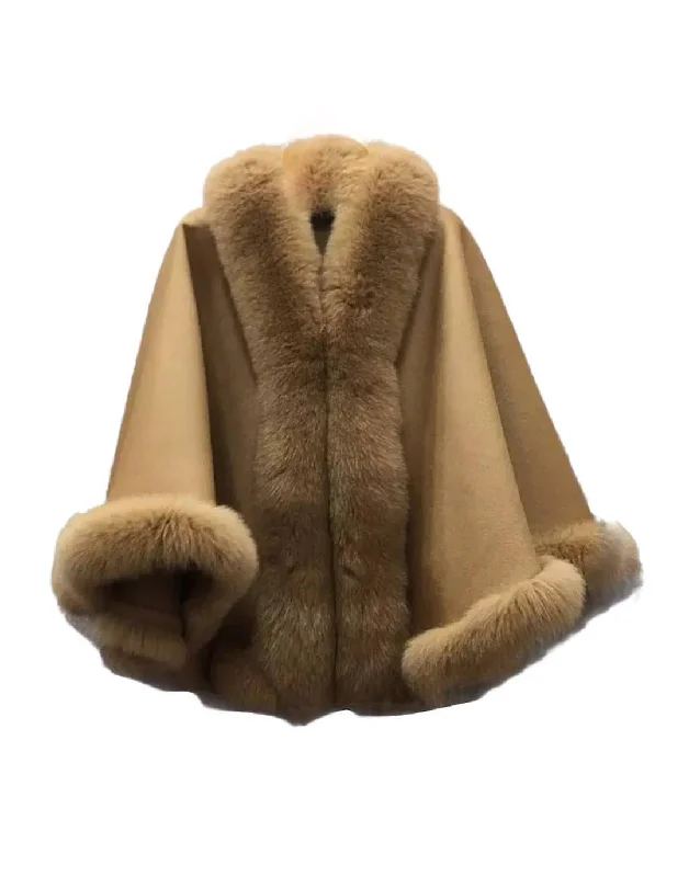 Checkered women's wool coats in a classic pattern for a timeless styleOversized Wool Fox Fur Trim Poncho Checkered women's wool coats in a classic pattern for a timeless styleOversized Wool Fox Fur Trim Poncho