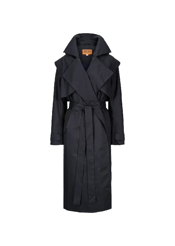 Long women's mac coats in a lightweight fabric for spring showersRegndråpe Trench Coat - Dark Navy Long women's mac coats in a lightweight fabric for spring showersRegndråpe Trench Coat - Dark Navy