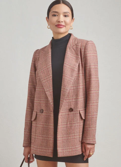 Checkered women's wool coats in a classic pattern for a timeless styleSimplicity Jacket S9825