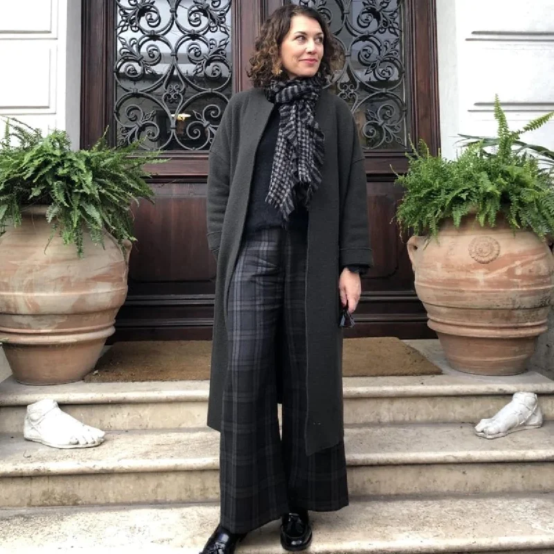 Women's faux fur coats in bright colors for a bold fashion statementTessuti Fabrics Florence Coat Women's faux fur coats in bright colors for a bold fashion statementTessuti Fabrics Florence Coat