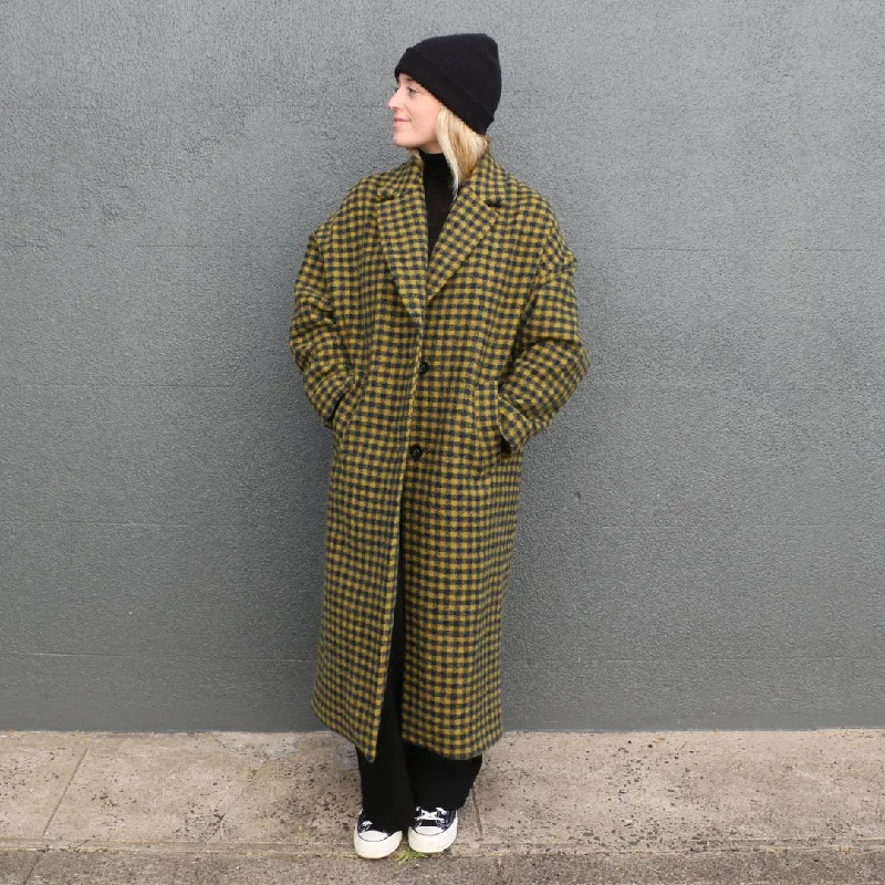 Women's knee - length wool blend coats with a fur collar for added warmthTessuti Fabrics Richmond Coat