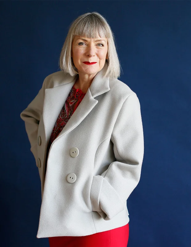 Oversized women's wool coats in a monochromatic look for a trendy outfitThe Maker's Atelier Pea Coat Oversized women's wool coats in a monochromatic look for a trendy outfitThe Maker's Atelier Pea Coat