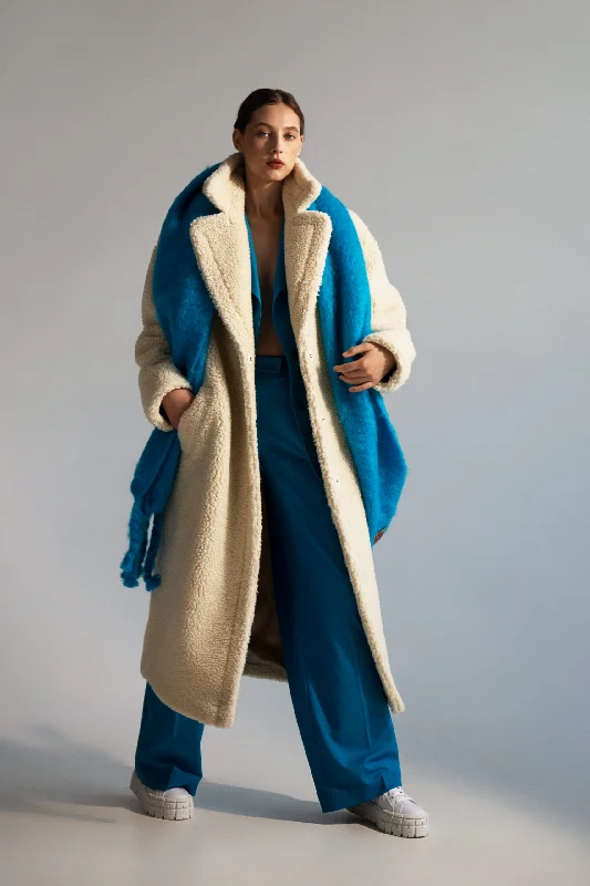 Women's faux fur coats in bright colors for a bold fashion statementVikisews Faith Coat Women's faux fur coats in bright colors for a bold fashion statementVikisews Faith Coat