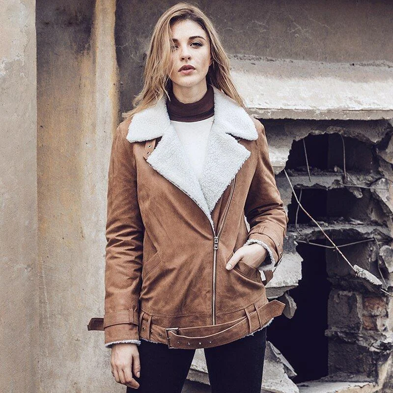 Checkered women's wool coats in a classic pattern for a timeless styleWomen Real Pigskin Leather Faux Fur Full Sleeves Shearling Jacket Checkered women's wool coats in a classic pattern for a timeless styleWomen Real Pigskin Leather Faux Fur Full Sleeves Shearling Jacket