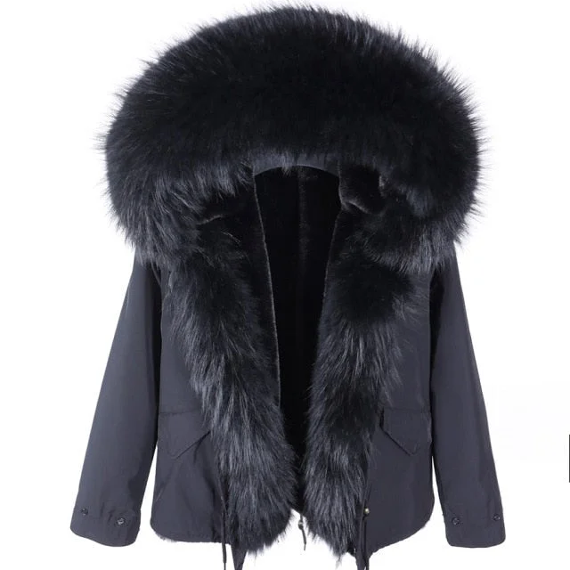 Women's waterproof parka coats with multiple pockets for practicalityWomen's High Street Long Sleeved Winter Jacket with Racoon Fur Collar