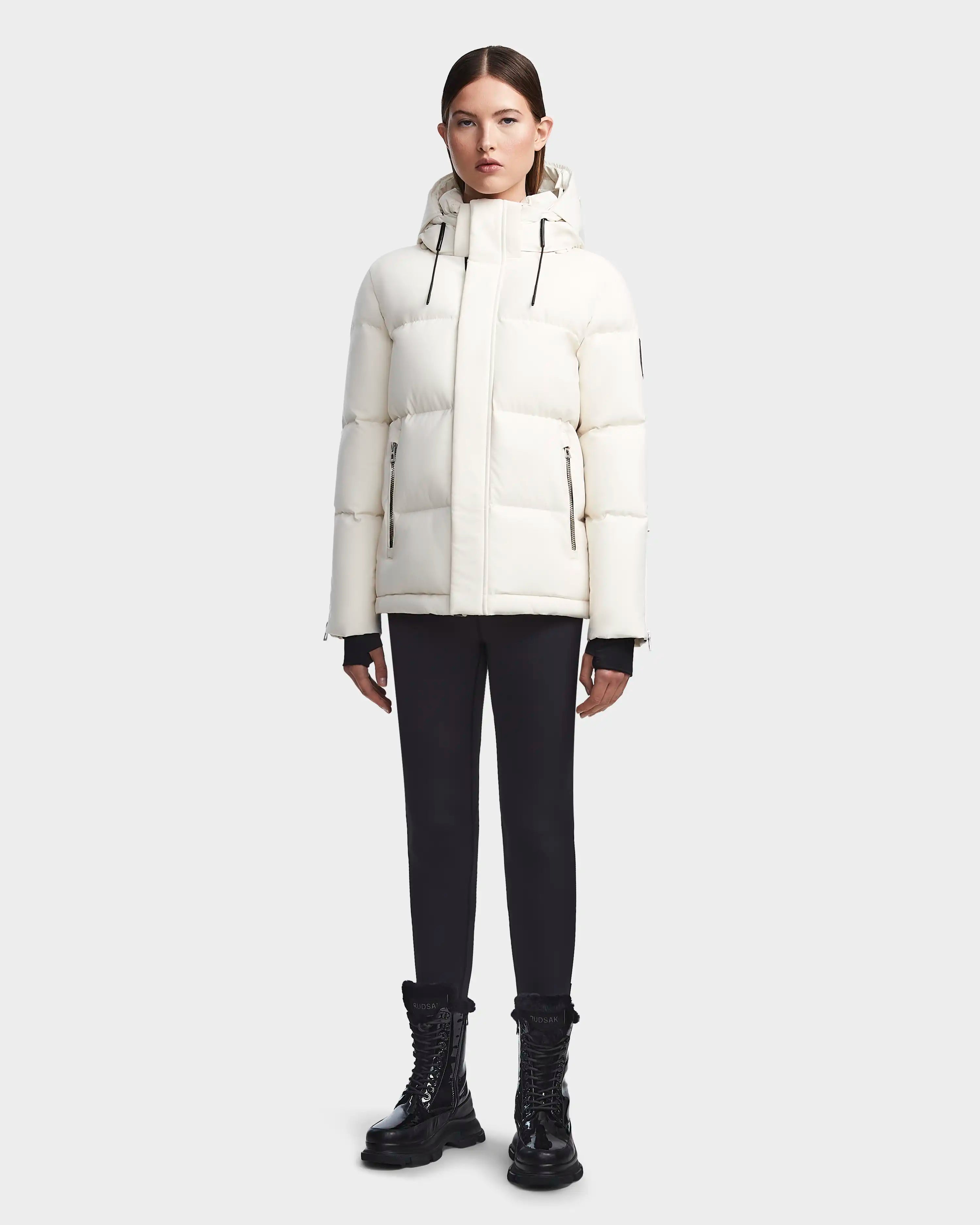 Oversized women's wool coats in a monochromatic look for a trendy outfitJOON M - 8122531 ICELAND