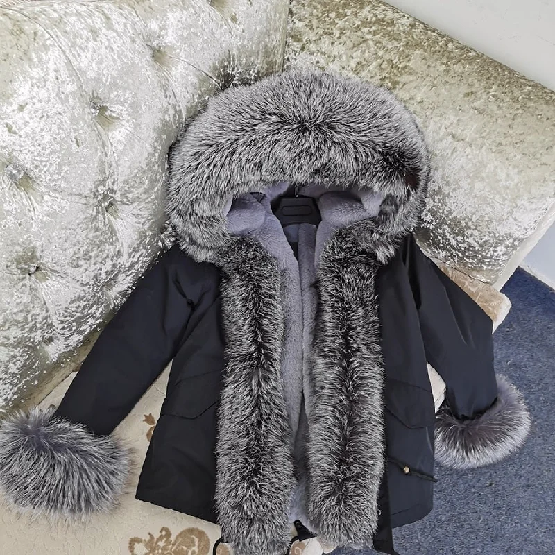 Long women's mac coats in a lightweight fabric for spring showersWomen's Winter Fashion Full Sleeved Parkas with Natural Racoon Fur Trim