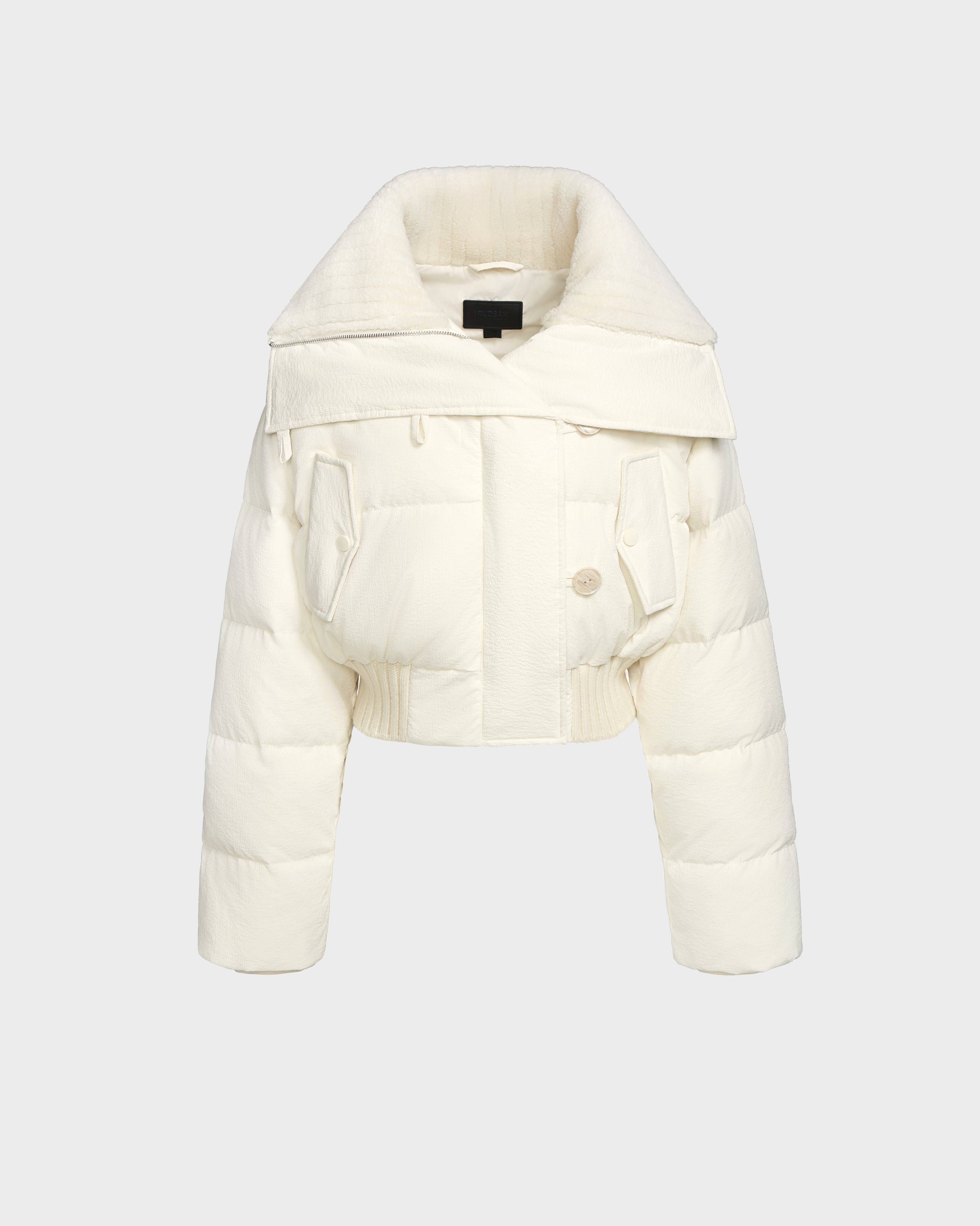 Oversized women's wool coats in a monochromatic look for a trendy outfitYVETTE - 8124710 Iceland Oversized women's wool coats in a monochromatic look for a trendy outfitYVETTE - 8124710 Iceland