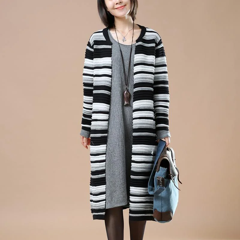 Quilted down women's coats with removable hoods for outdoor activitiesBlack striped knit cardigan coats woman winter sweaters Quilted down women's coats with removable hoods for outdoor activitiesBlack striped knit cardigan coats woman winter sweaters