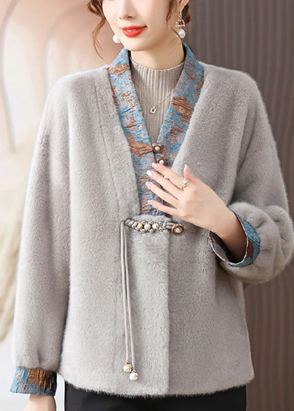 Women's knee - length wool blend coats with a fur collar for added warmthClassy Grey V Neck Tasseled Patchwork Mink Hair Coats Fall Women's knee - length wool blend coats with a fur collar for added warmthClassy Grey V Neck Tasseled Patchwork Mink Hair Coats Fall