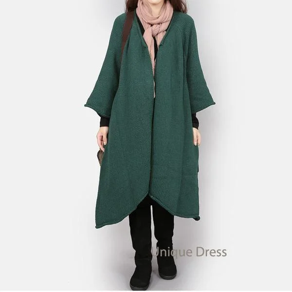 Oversized women's wool coats in a monochromatic look for a trendy outfitDark green women knit cardigan coat Oversized women's wool coats in a monochromatic look for a trendy outfitDark green women knit cardigan coat
