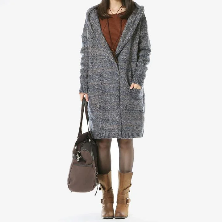 Long women's mac coats in a lightweight fabric for spring showersDeep blue sweater cardigans knit coats outwear Long women's mac coats in a lightweight fabric for spring showersDeep blue sweater cardigans knit coats outwear