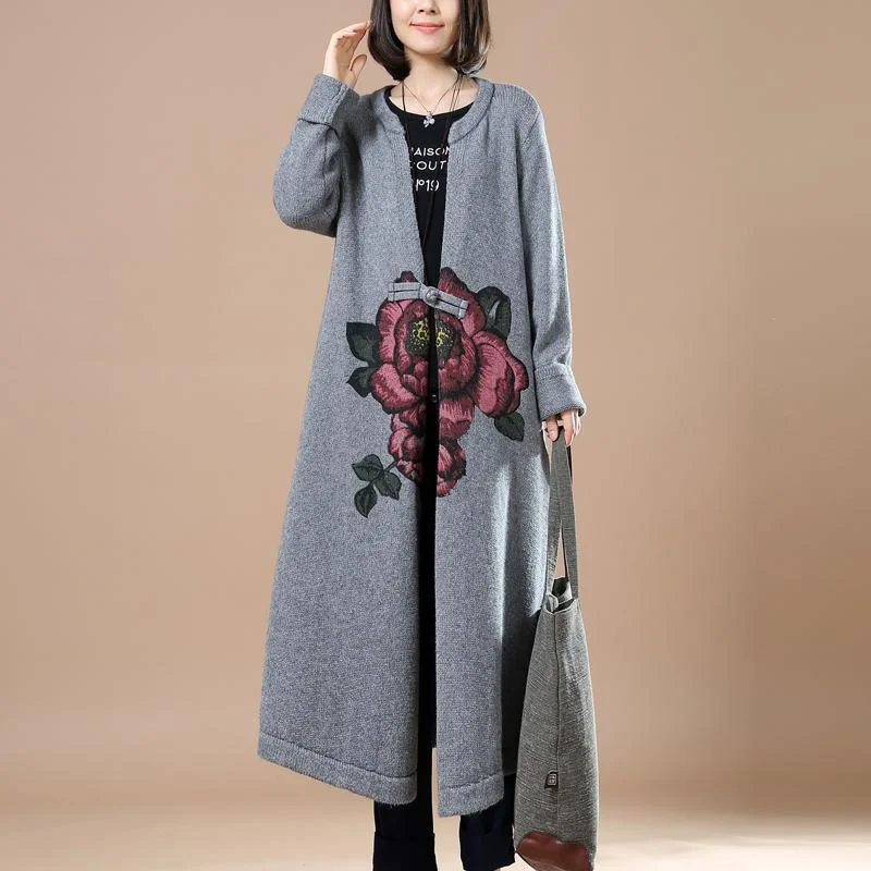 Long women's mac coats in a lightweight fabric for spring showersGray floral knit coats woman cardigans Long women's mac coats in a lightweight fabric for spring showersGray floral knit coats woman cardigans