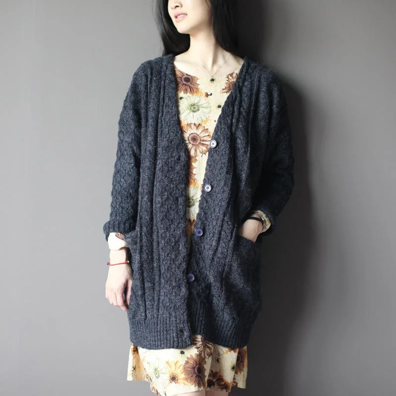 Women's long - sleeve wool coats in a houndstooth pattern for a classic charmGray woolen knitted cardigan coat plus size Women's long - sleeve wool coats in a houndstooth pattern for a classic charmGray woolen knitted cardigan coat plus size