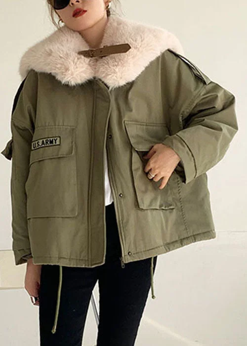 Checkered women's wool coats in a classic pattern for a timeless styleGreen Fox collar Pockets Fine Cotton Filled Winter Coat Checkered women's wool coats in a classic pattern for a timeless styleGreen Fox collar Pockets Fine Cotton Filled Winter Coat