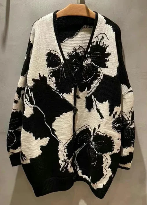 Checkered women's wool coats in a classic pattern for a timeless styleJacquard Black V Neck Button Patchwork Knit Coat Long Sleeve Checkered women's wool coats in a classic pattern for a timeless styleJacquard Black V Neck Button Patchwork Knit Coat Long Sleeve