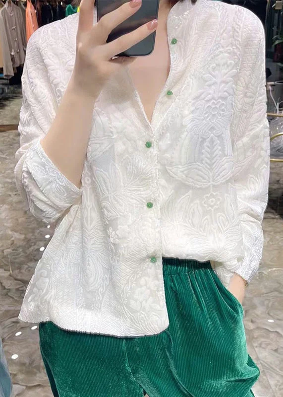 Checkered women's wool coats in a classic pattern for a timeless styleJacquard White Stand Collar Button Silk Velour Coat Fall Checkered women's wool coats in a classic pattern for a timeless styleJacquard White Stand Collar Button Silk Velour Coat Fall